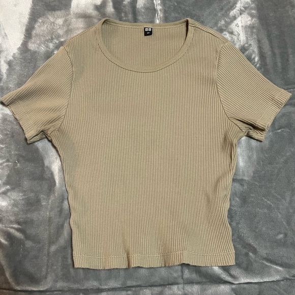 UNIQLO t-shirt | small | green - Picture 1 of 1